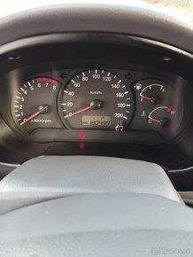 Hyundai accent 1.3 - 4