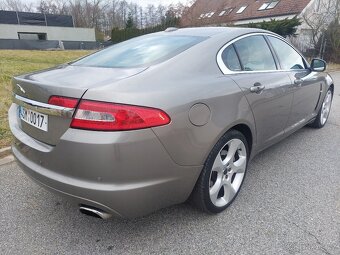 Jaguar XF 2.7 V6 152kw alu 20 217500km - 4