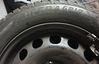 Good Year ultragrip 205/55R16+disky. - 4