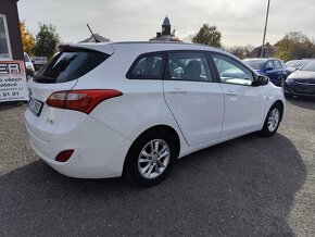 Hyundai i30 kombi Trikolor Komfort 1.6 CRDI.81kw.R.V.1/2016 - 4