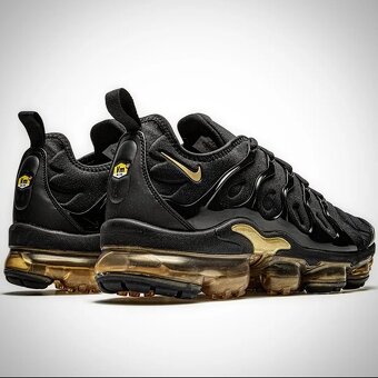 NIKE Air VaporMax PLUS 2019 "Black/Gold" - 4