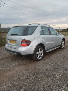 2008 Mercedes ML320 pravostranný - 4