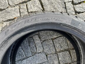 Prodám 2 nové zimní pneumatiky Pirelli P Zero RFT - 4