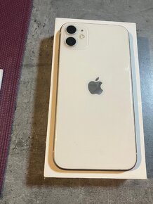 Prodám iphone 11 White 128 GB, kupován v roce 2022 - 4