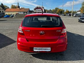 HYUNDAI i30 CVVT MÁLO KM-HEZKÝ STAV - 4