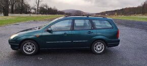 Ford Focus Ghia kombi 2002 1.6 benzin - 4