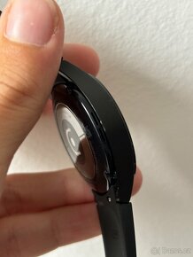 Samsung Galaxy Watch 4 40mm černé + 2 originální řemínky - 4