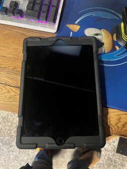 Apple iPad 128gb 2019 model - 4