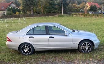 Mercedes Benz w203 C220 - 4