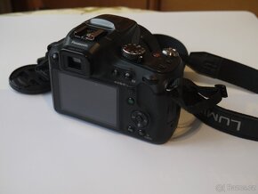 Panasonic Lumix FZ 300 - 4