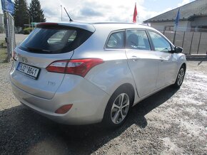 HYUNDAI i30 1,6i CVVT Trikolor odp. DPH, CZauto 2015 - 4