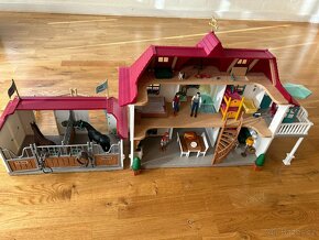 SCHLEICH: 1x Velky dum, 1x Staj s prislusenstvim u jezera, 1 - 4