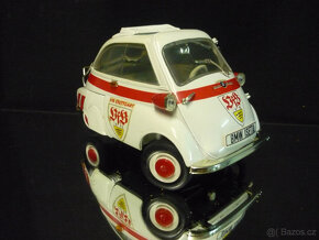 BMW Isetta VFB Stuttgart Revell 1/18 - 4