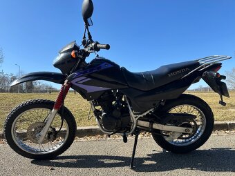 Suzuki DR 125 - 4