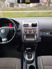 Volkswagen Touran Cross - 4