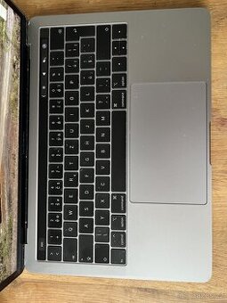 MacBook Pro 13 2018 i5 / 8GB / 256GB - 4