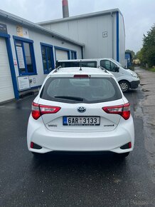 Toyota Yaris Hybrid - 4