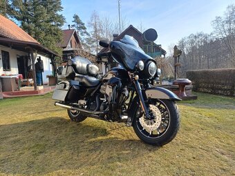 Harley-Davidson Ultra Classic Electra Glide CVO - 4