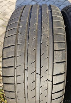 Letní Michelin Pilot Sport 4, 235 45 18, 235/45/18 - 4