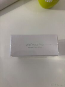 Apple AirPods pro - 4