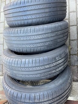 215/60R17 Dunlop - 4