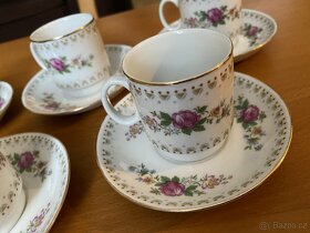 Malé porcelánové hrníčky s talířky - 4