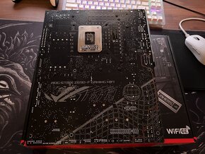 i7-12700KF + ROG STRIX Z690-F GAMING WIFI + TR FRAME - 4