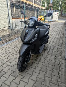 Piaggio Beverly 300 - 4