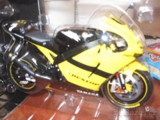 YAMAHA YZR-M1 moto GP 2006 Carlos Checa 1:12 - 4