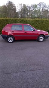 Volkswagen Golf 1.6 benzín - 4