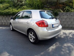 Toyota Auris 1.6 VVT-i 91 kW AUTOMAT r.v. 2007 - 4