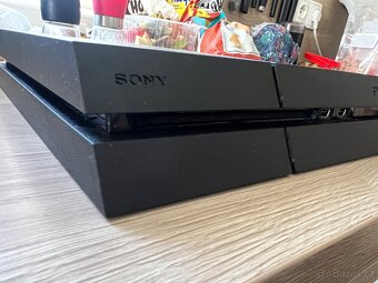 Prodám ps4 1tb +2 ovladače - 4