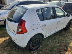 dacia sandero 1.4i - 4