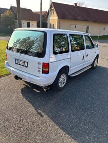 Chrysler Voyager II 3.3 V6 - 4