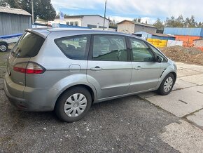 Ford S-max  7 míst + tažné - 4