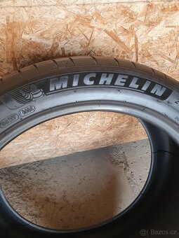 265 40 r 20 Michelin r.v. 2022 dezén 70% letní pneumatiky - 4