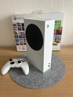 XBOX ONE SERIES S 512GB TOP STAV - 4