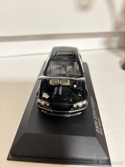 BMW řady 3 3 325 Ti Compact (E46) 2000 černé 1:43 Minichamps - 4