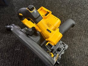 Aku pila kotoučová ponorná DeWALT DCS520, 54V - 4