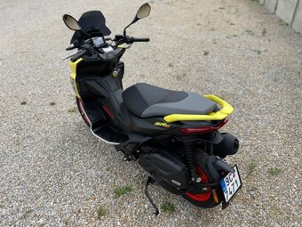 Aprilia SR GT 200 - 4