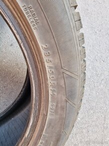 Prodám zimní  Dunlop WinterSport 235/50 R19 - 4