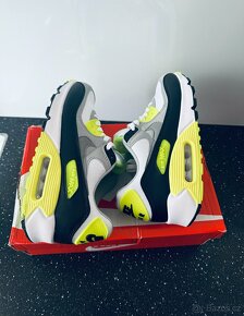 Nike Air Max 90 Volt - 4