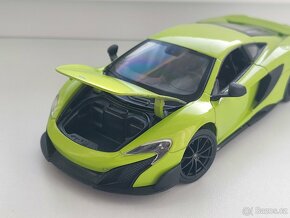 Model auta McLaren 675LT, Welly 1:24 - 4