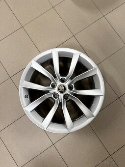 Alu kola Škoda Superb 5x112 r18 Modus - 4