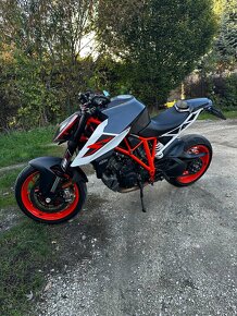 KTM 1290 Super Duke R - 4