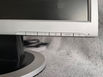 SAMSUNG SyncMaster 710n, 17", VGA - 4