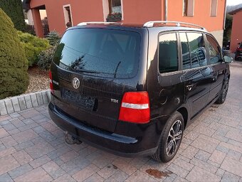 Vw Touran 1.9 TDI -77kw,r.2006,alu,po stk v ČR - 4