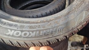 Prodám 2 zimní pneu HANKOOK 215/45/16,cena je za 2 kusy.Pouz - 4