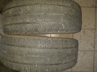 Pneu 225/70R15C - 4