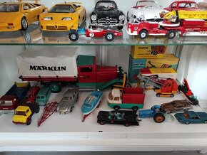 Modely Bburago corgi toys, Dinky toys Marklin, matchbox. - 4